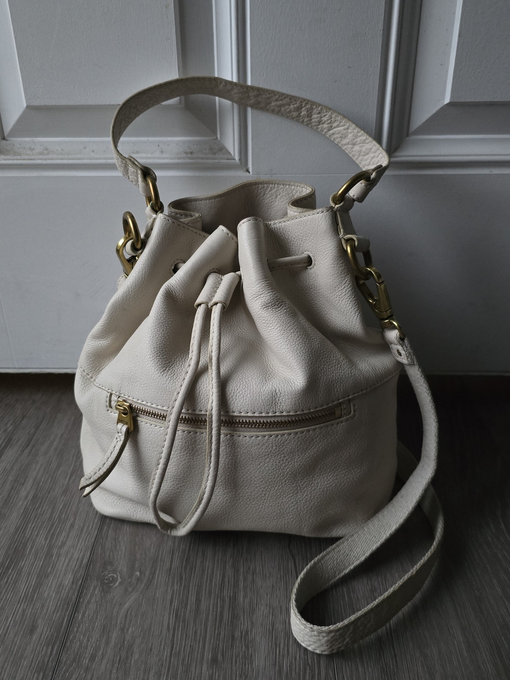 Fossil Genuine Pebbled Leather Drawstring Bucket Bag Cream Gold Hardware